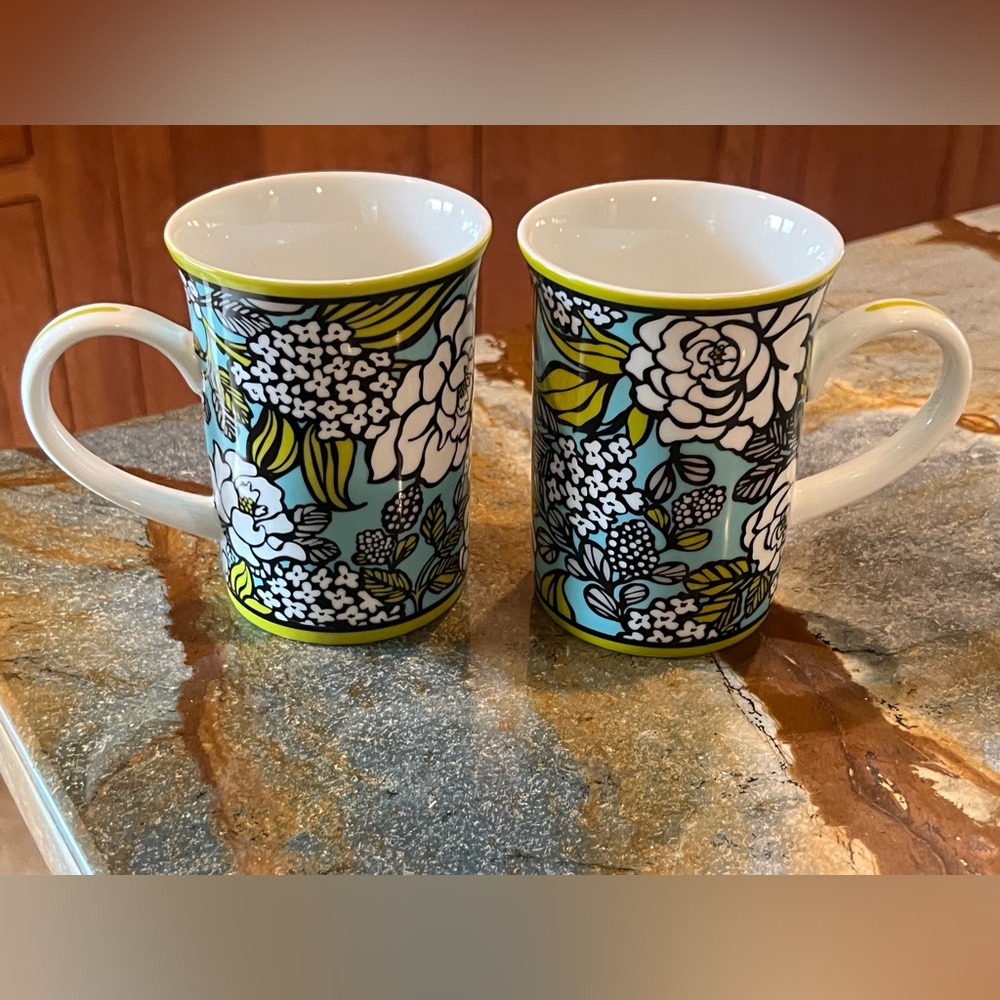 Two (2) 🖤 Vera Bradley Island Blooms Coffee Mugs Tea Cups Pair 💚💙 - Picture 2 of 4